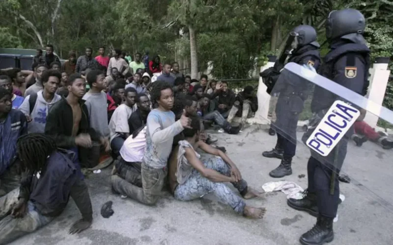 Plus de 1000 migrants attendent de passer à Sebta