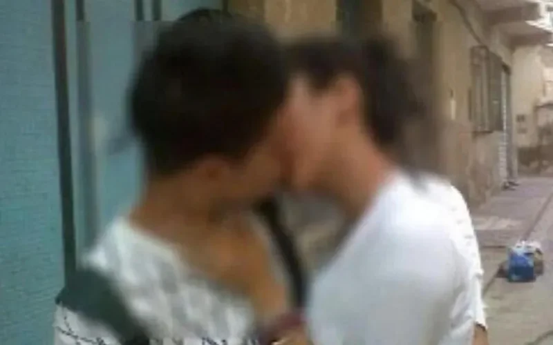 Maroc : deux élèves expulsés pour un baiser