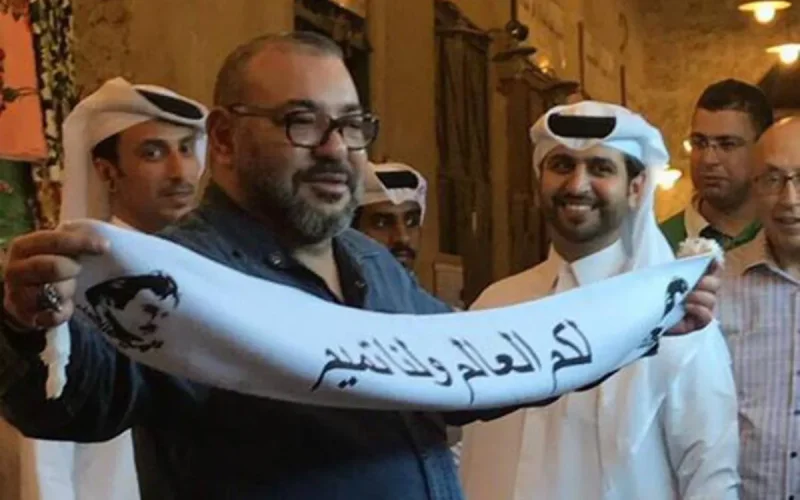 Le palais dément cette photo du roi Mohammed VI au Qatar (photo)