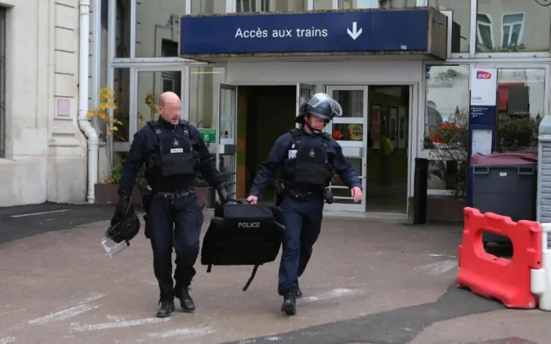 France : Ils répètent leur pièce « Djihad » dans un train et se font arrêter par 30 policiers