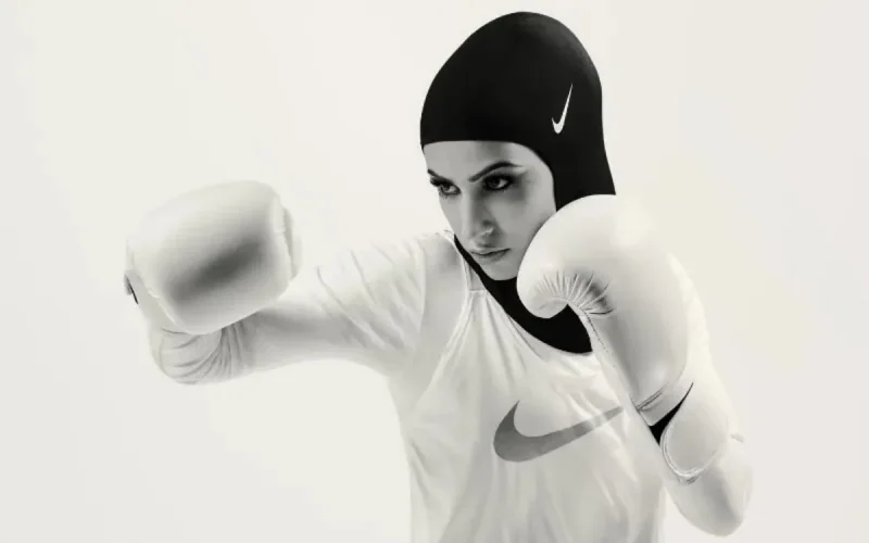 Nike lance un hijab dédié aux sportives musulmanes (photos)