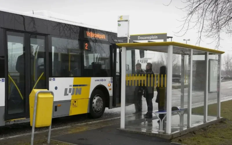 Belgique : refusée dans un bus car elle porte un voile (vidéo)