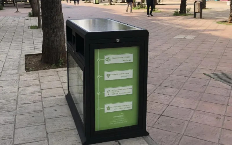 Rabat : des bornes de recharge solaires gratuites pour les portables (photo)
