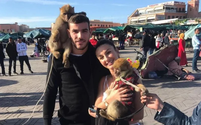 Le joueur de Madrid Theo Hernandez passe du bon temps à Marrakech (photos)