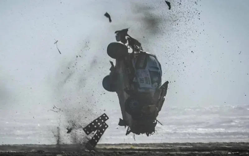 Spectaculaire accident d'un pilote au Morocco Desert Challenge (vidéo)