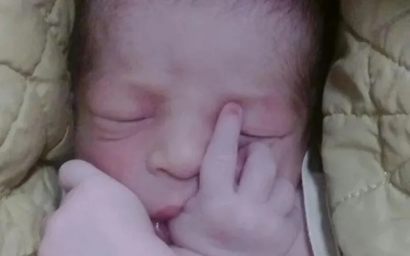 Ce bébé marocain est né en plein vol (photo)