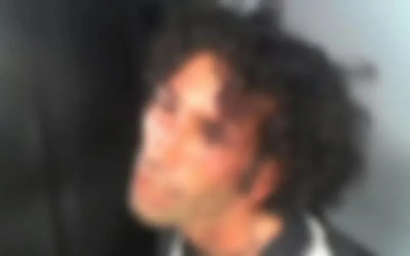 Un homme brandit deux sabres à la mosquée Hassan à Rabat (vidéo)