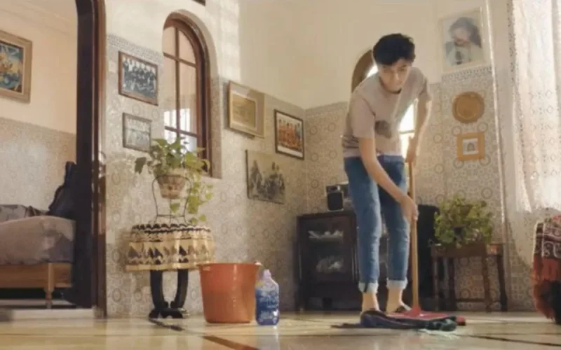 Maroc : les hommes (aussi) savent faire le ménage
