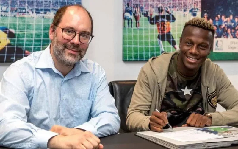 Hamza Mendyl rejoint FC Schalke 04 pour 7 millions d'euros