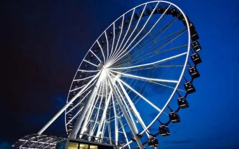 Deux Marocains du monde vont ouvrir la plus grande roue d'Afrique à Tanger