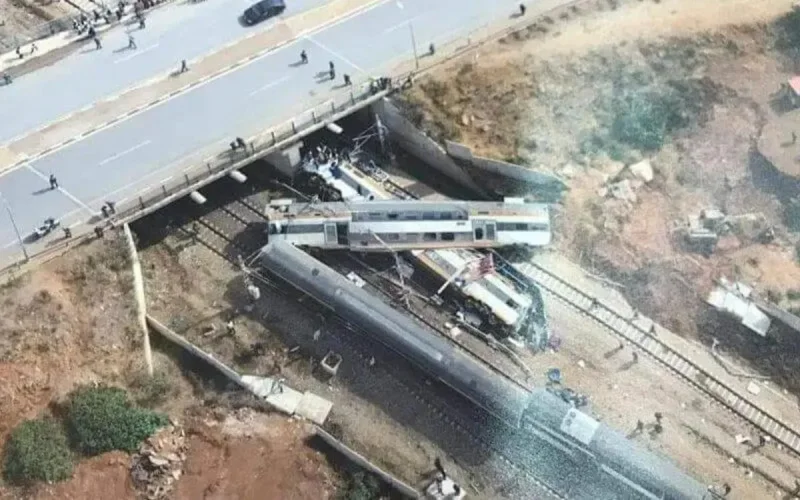 L'Espagne présente ses condoléances aux familles après le déraillement du train à Bouknadel