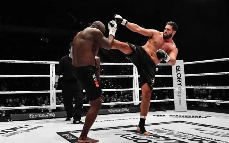 Combat de Jamal Ben Saddik contre Junior Tafa (vidéo)