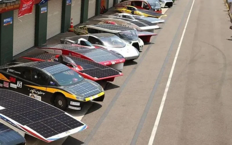 Des étudiants marocains conçoivent une voiture solaire