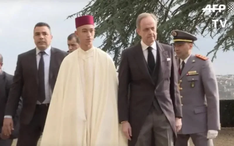 Le prince Moulay Hassan à Paris (vidéo)