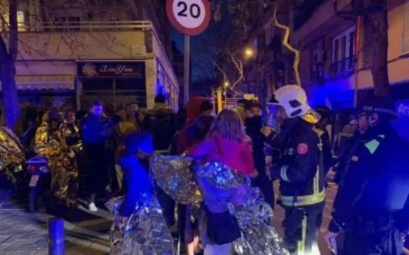 Barcelone : une mosquée ouvre ses portes aux victimes d'un incendie