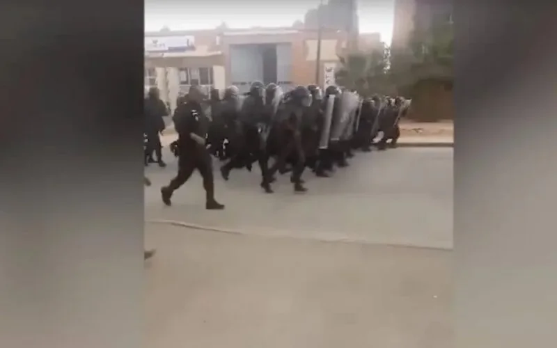 Maroc : de violents affrontements à Errachidia, des policiers blessés (vidéo)