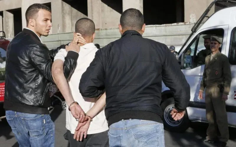 Casablanca : une station de tramway devient un champ de bataille