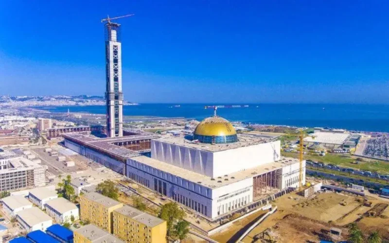 Abdelaziz Bouteflika "voulait concurrencer" la grande mosquée Hassan II de Casablanca