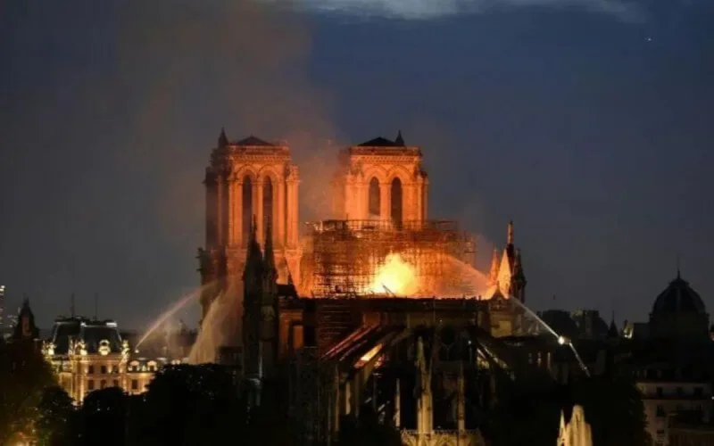 Incendie de Notre-dame : Les musulmans de France solidaires
