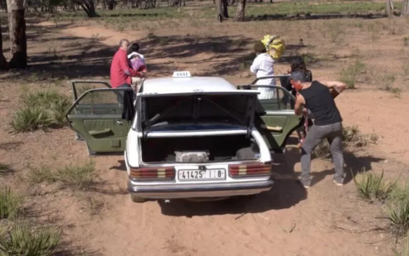 Le Roi félicite Moncef Mazli et Sahar Seddiki pour Taxi Bied (vidéo)