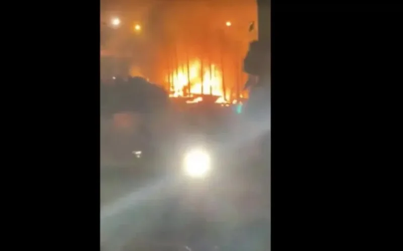 Casablanca : un camp de migrants part en fumée (vidéo)