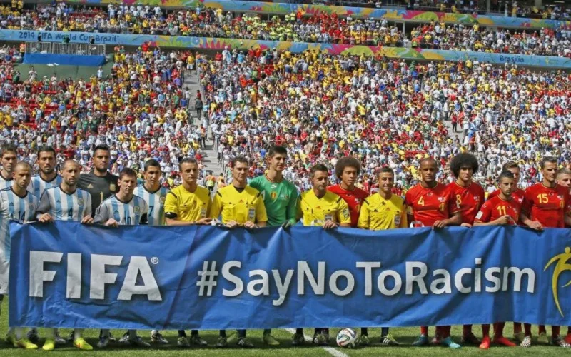 La Fifa s'attaque au racisme sur les terrains