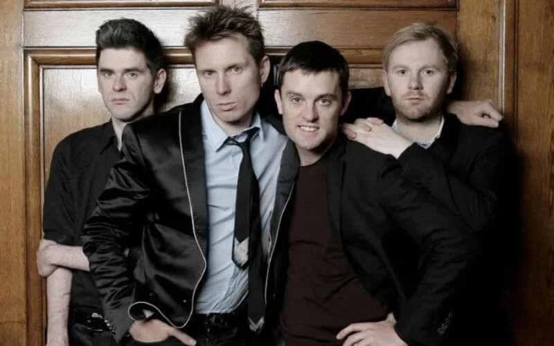 Pour une blessure survenue à Casablanca, un batteur britannique abandonne sa tournée