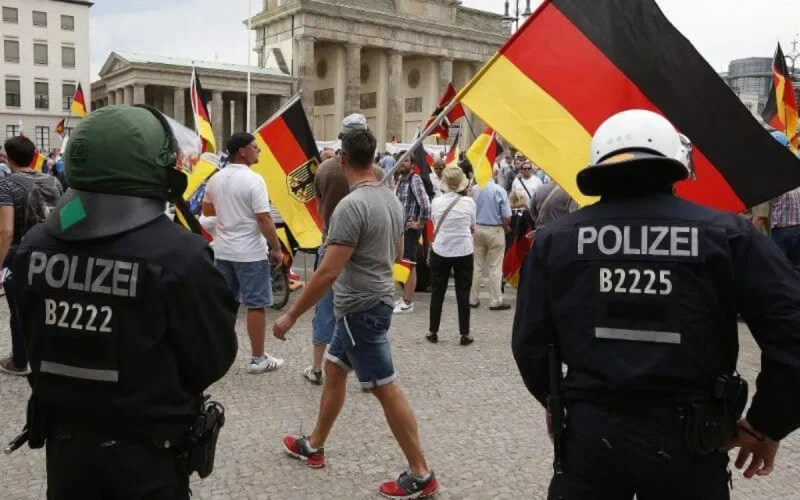 Allemagne : l'extrême droite au bord de l'implosion