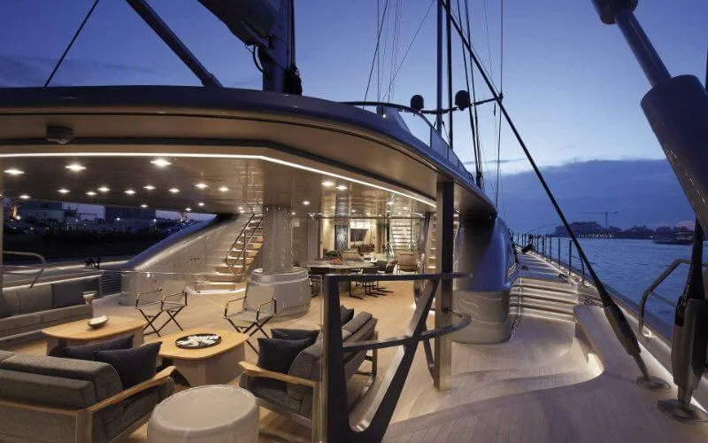 Mohammed VI accueille des riches familles marocaines à bord de son yacht