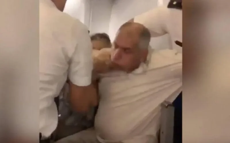 Un couple égypto-marocain brutalisé à bord d'un avion (vidéo)