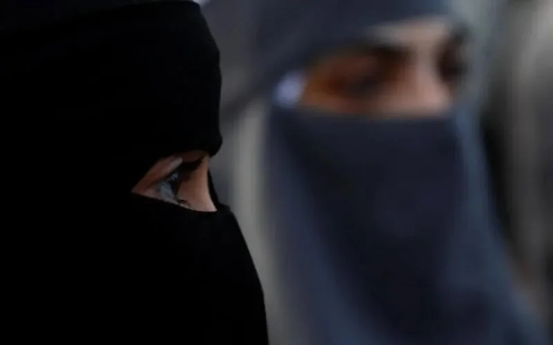 Suisse : les femmes voilées obligées de montrer le visage