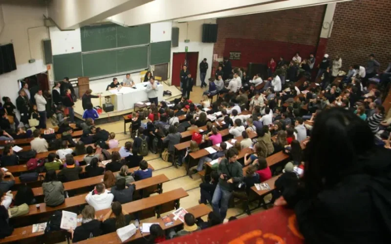 Universités françaises : la hausse des frais d'inscription contournée