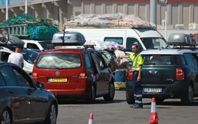 La France alerte les MRE sur les voitures de transit