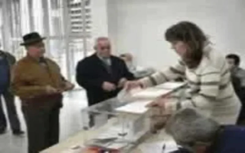 Hassen et Naïma vont voter pour la première fois en France