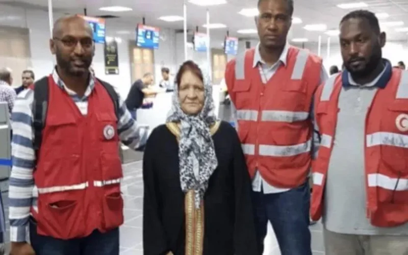 Abandonnée en Libye, Hajja Zahra rejoint sa famille au Maroc