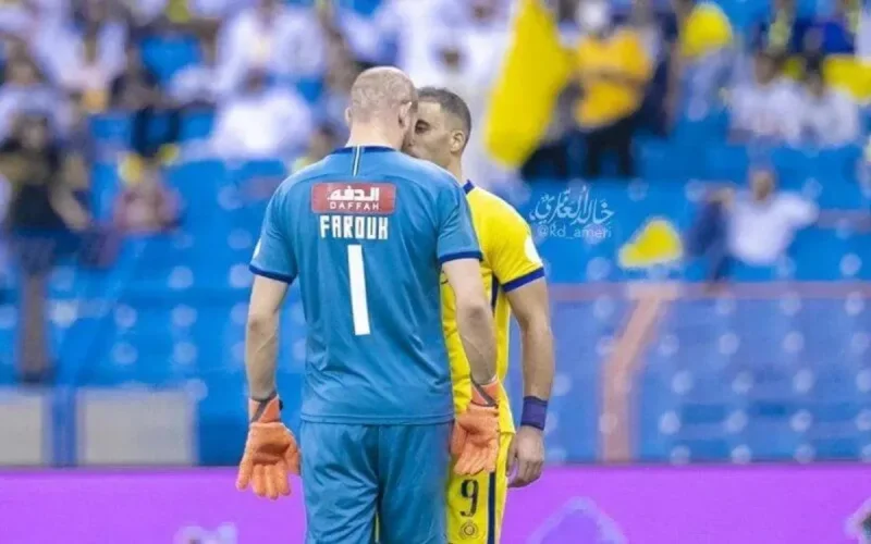 Sur le terrain, Abderrazzak Hamdallah a utilisé ses poings (vidéo)