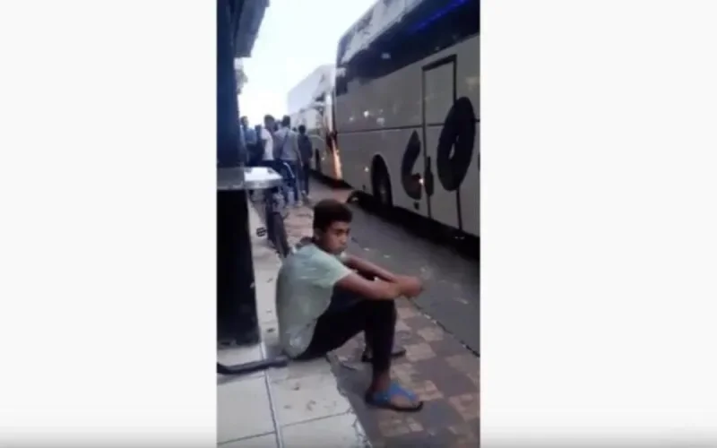 Maroc : des jeunes marocains prennent d'assaut un bus espagnol (vidéo)