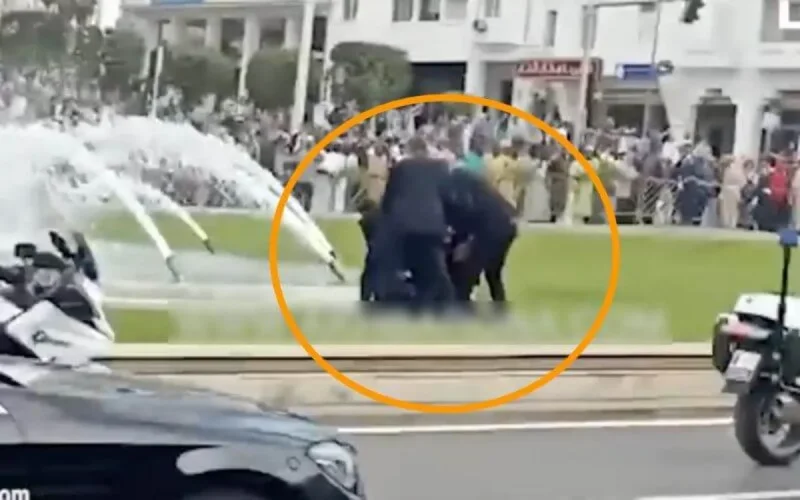 Le cortège du roi Mohammed VI perturbé (vidéo)