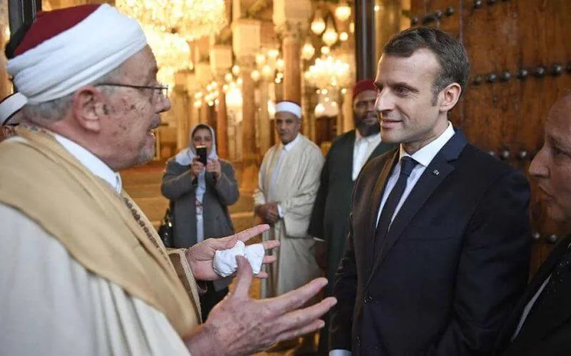 Emmanuel Macron appelé à mettre fin à la haine contre les musulmans