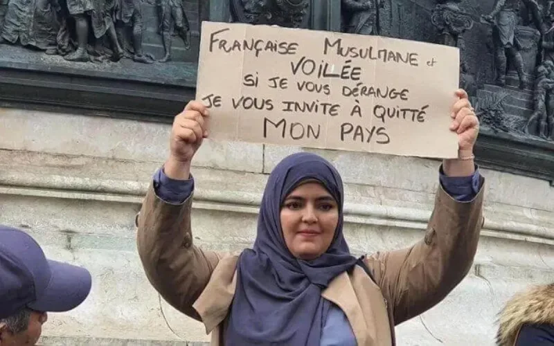 France : les femmes manifestent à Paris contre l'islamophobie