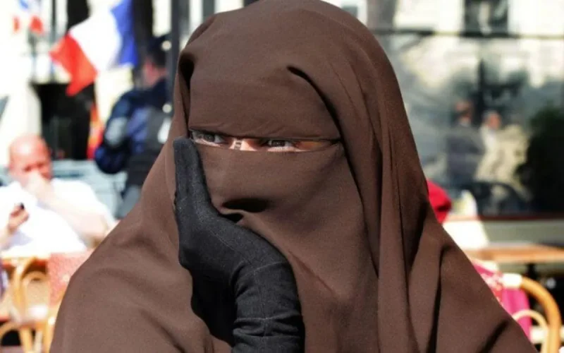 France : un Sénateur veut supprimer les aides aux femmes avec un voile intégral