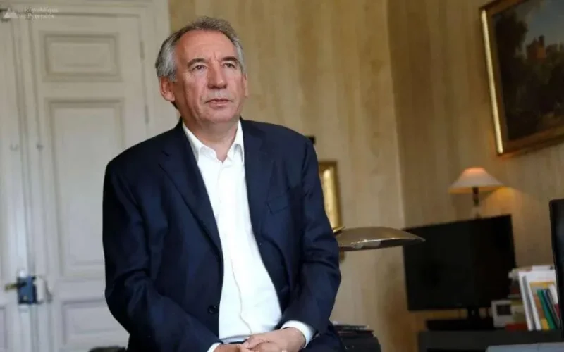 François Bayrou s'exprime sur le voile