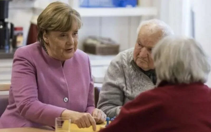 Angela Merkel appelle à combattre le racisme