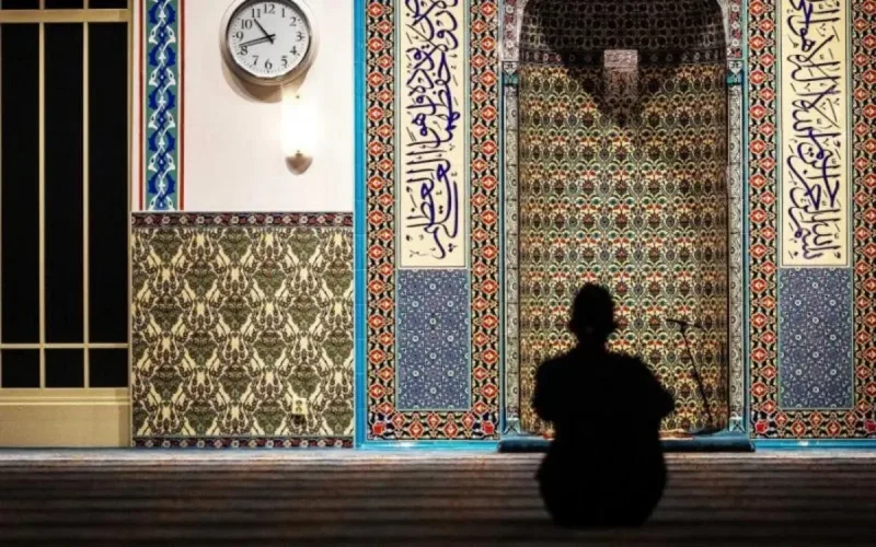 Pays-Bas : un imam marocain poursuivi pour un prêche anti-femmes