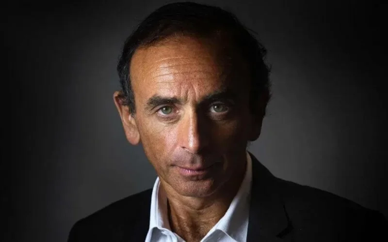 Elie Semoun fait un parallèle entre Eric Zemmour et Hitler