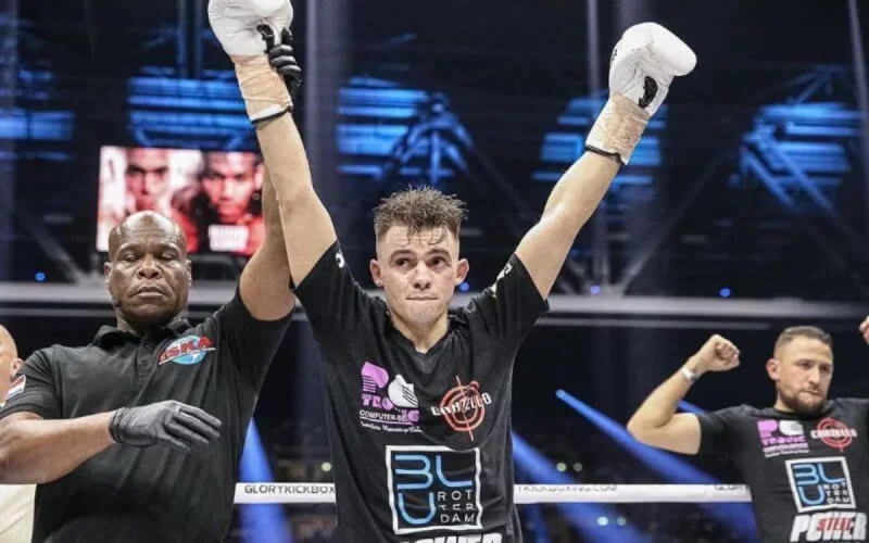 Mohamed Jaraya bat Massaro Glunder 