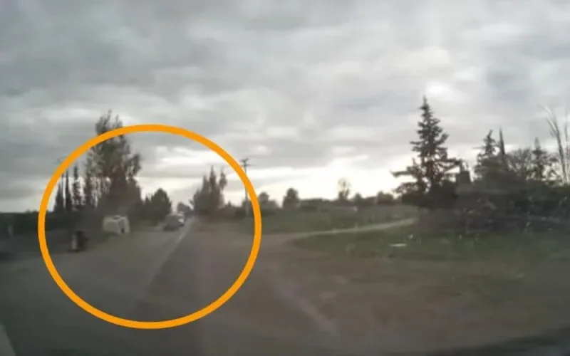 Un chauffeur de triporteur inconscient provoque une hécatombe (vidéo)