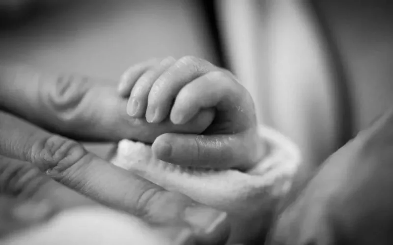 Des bébés marocains en France