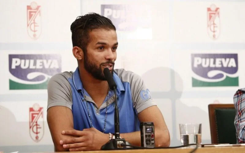 Mehdi Carcela refuse un salaire en or au Qatar