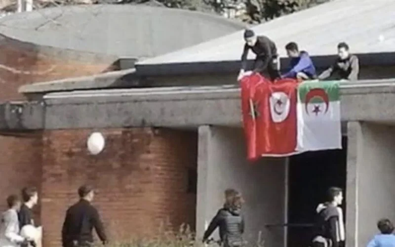 France : des drapeaux maghrébins déposés sur l'église de Rayssac à Albi